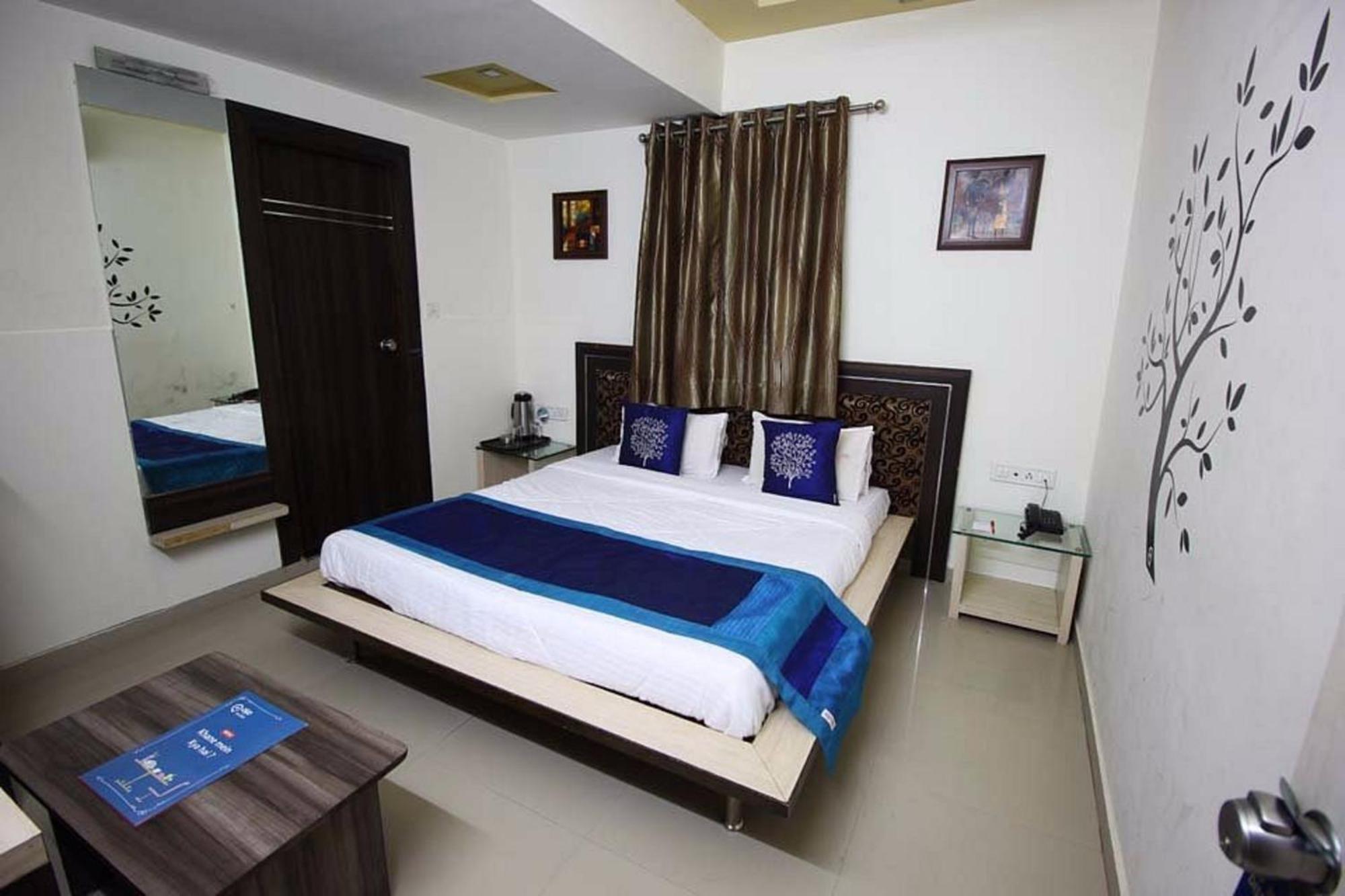 Hotel The Grand Pritam Gandhinagar Exterior photo