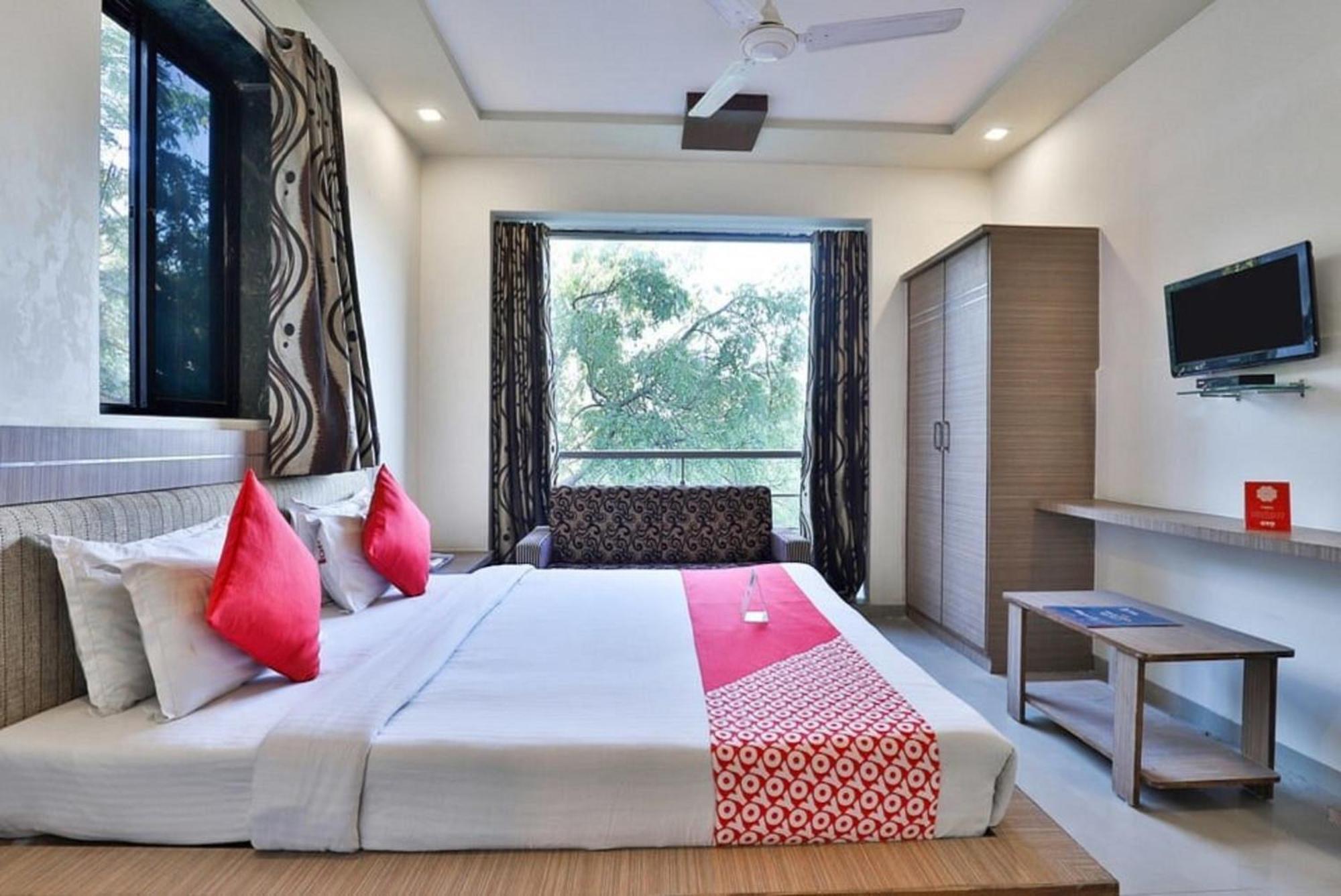 Hotel The Grand Pritam Gandhinagar Exterior photo